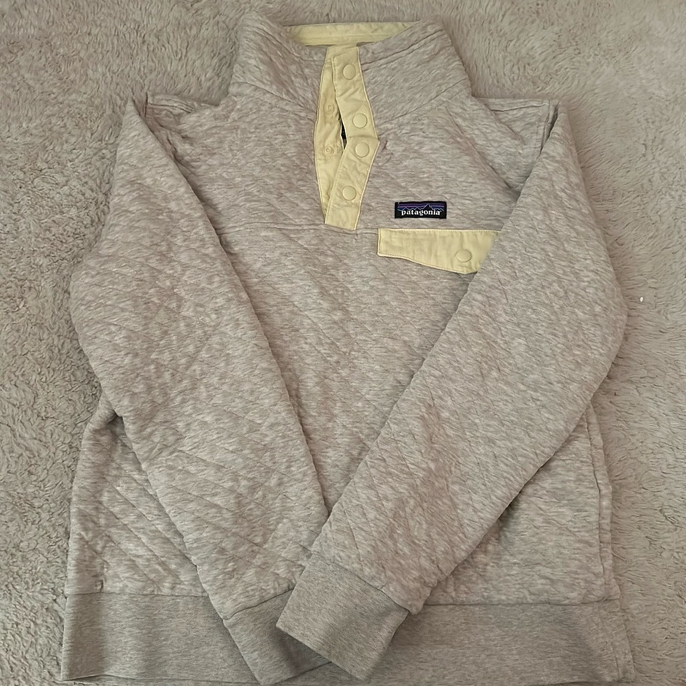 Patagonia quilted three quarter button up sweatshirt